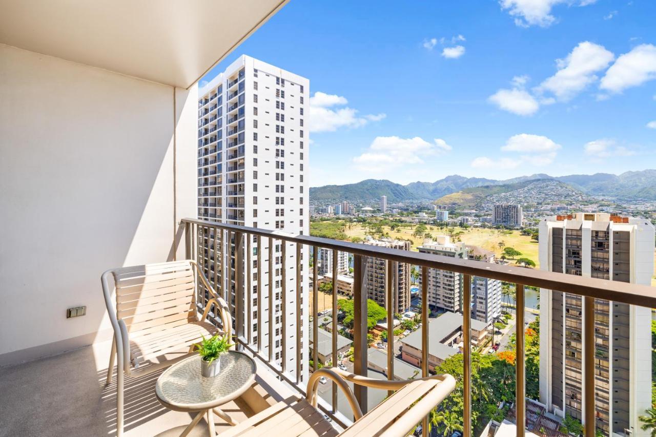 Stunning Mountain View Condo, Near Beach With Parking 檀香山 外观 照片